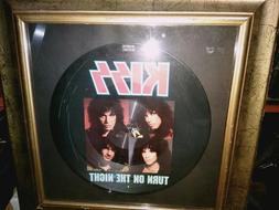 KISS - TURN ON THE NIGHT PICTURE DISC + CORNICE QUADRO