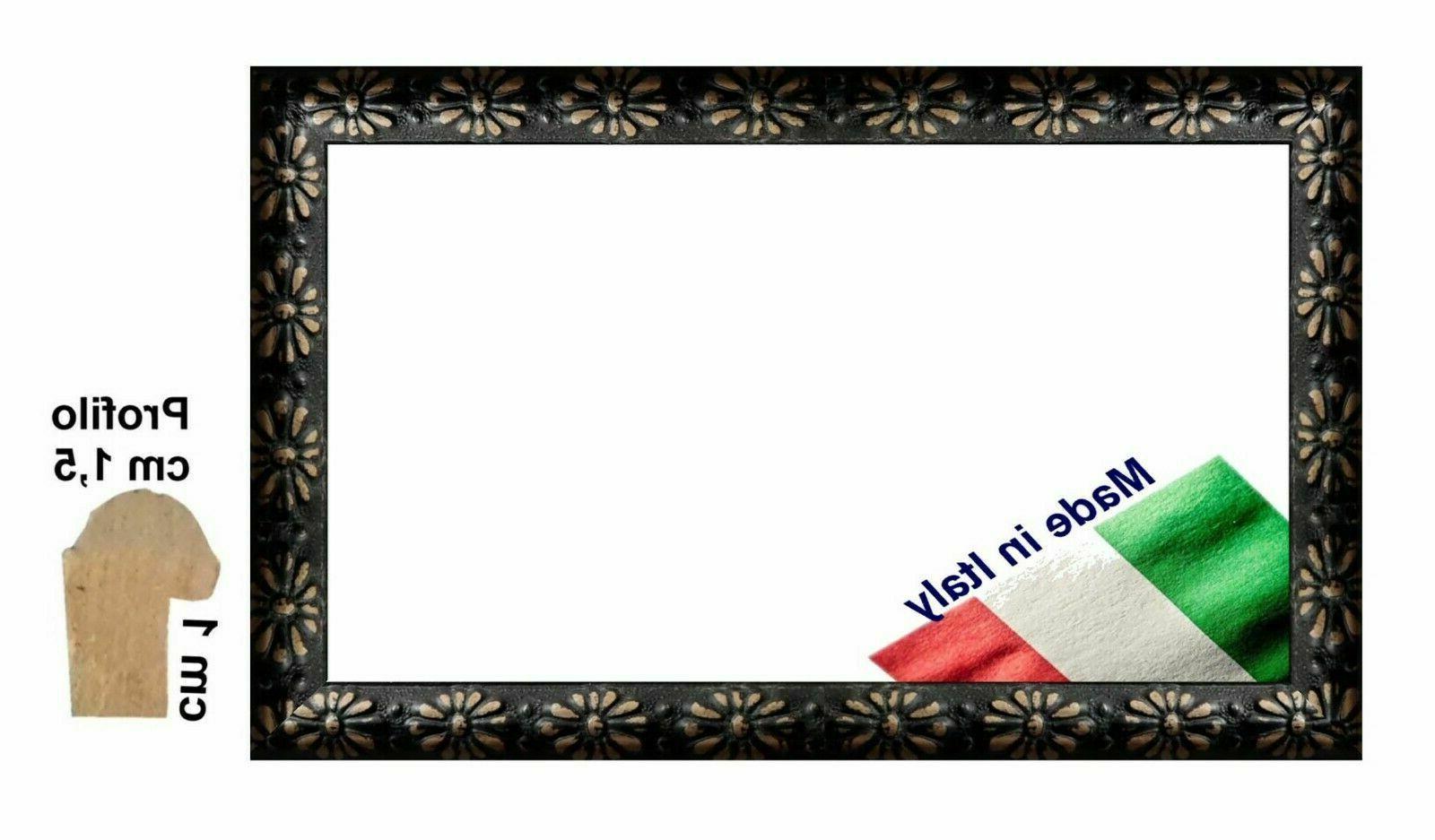 cornice in legno nera con fiori per