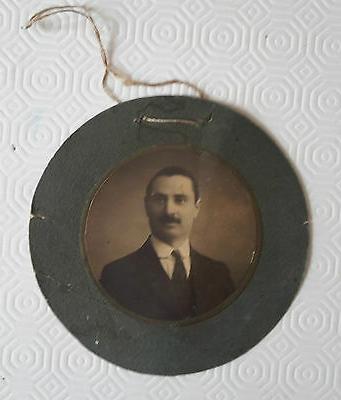 foto d epoca tonda mezzobusto uomo con