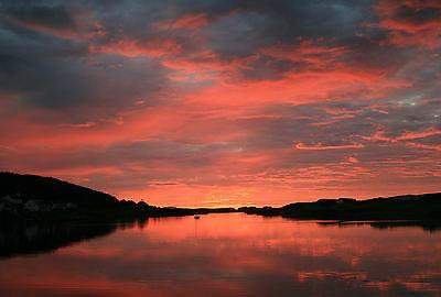 stampa con cornice rosso tramonto oltre un