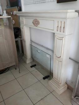 Rivestimento cornice per camino in pietra leccese scolpito a