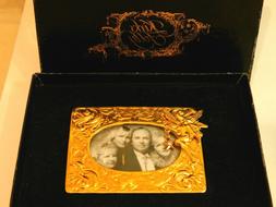 Vintage IN Scatola Kirks Folly Piccolo Dorato Goffrato Foto 